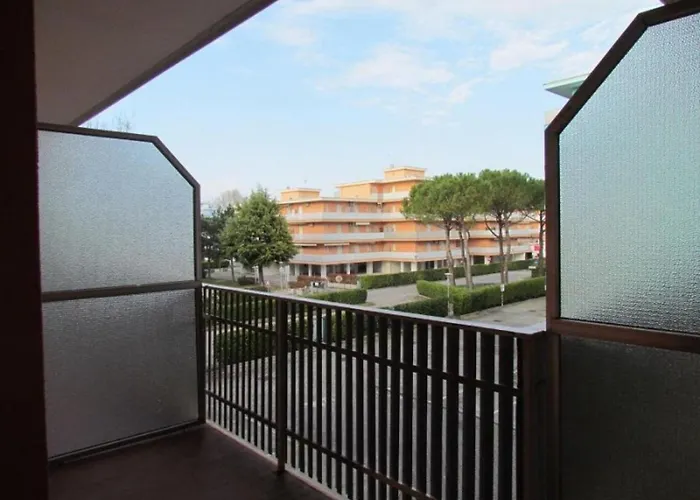 Spacious Flat With Pool Access Apartmán Bibione
