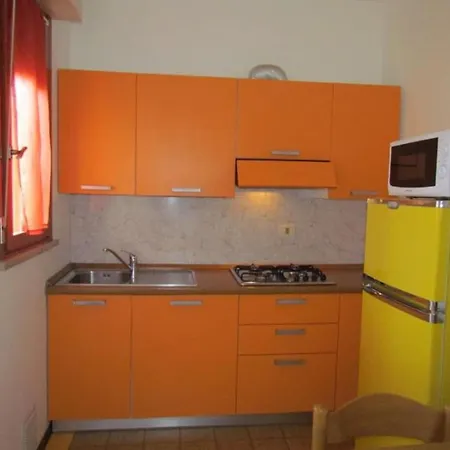 Spacious Flat With Pool Access Appartamento